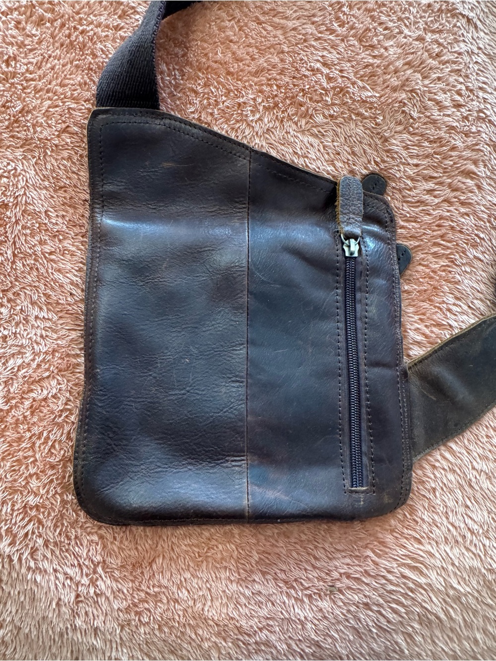 Men's Brown Leather Messenger Crossbody Bag - Picture 4 of 16